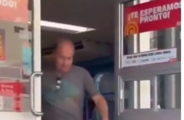 En plena crisis turistas aprovechan para hurtar tienda de conveniencia en Puerto Vallarta