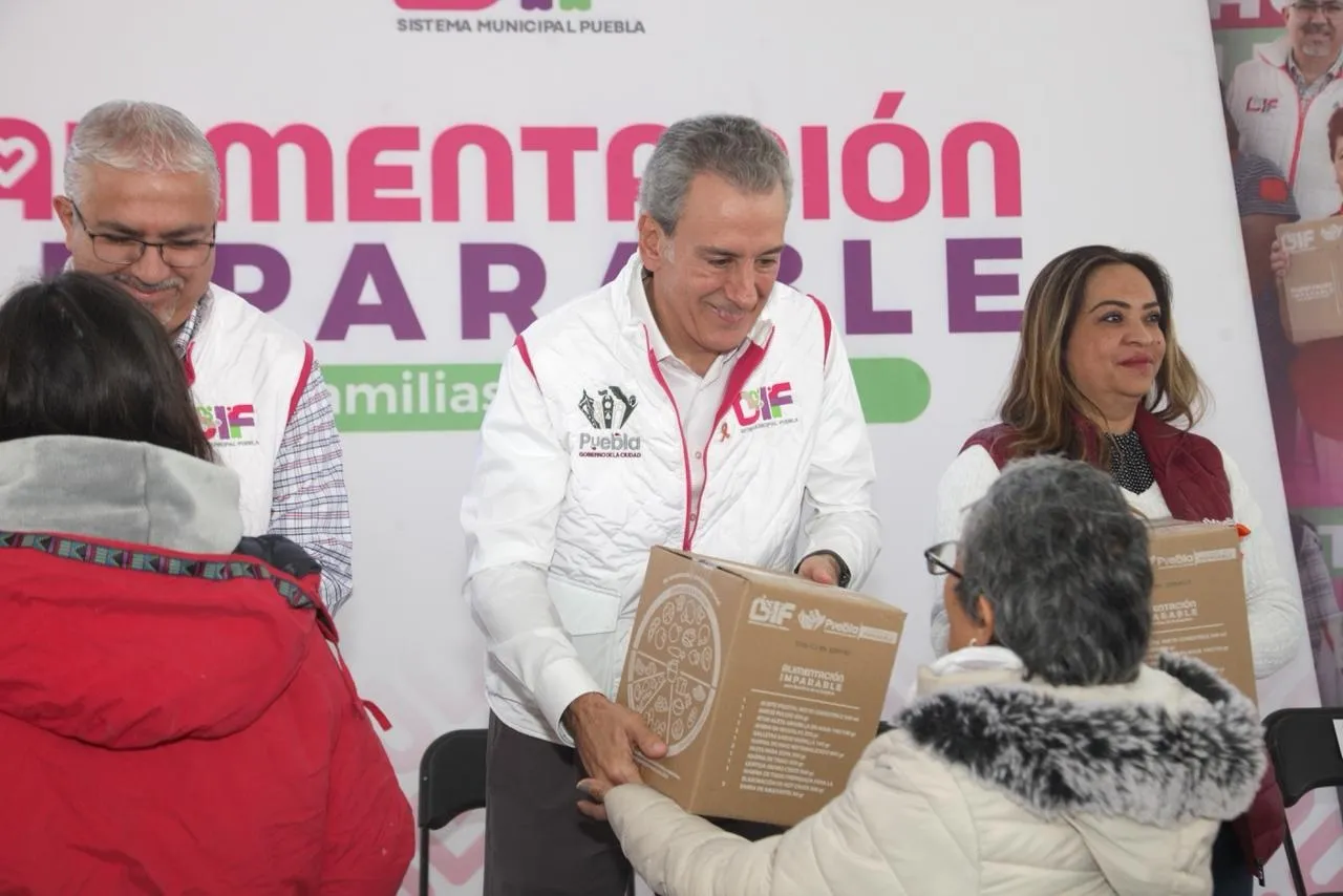 Impulsa Ayuntamiento bienestar familiar con entrega de apoyos alimentarios
