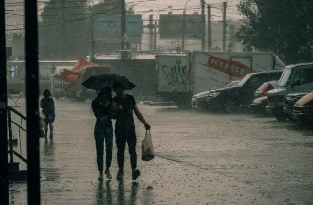 ¡Saca el paraguas! Pronostican lluvias y ambiente fresco por Frente Frío 39