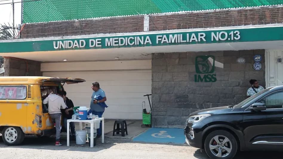 Roban medicamento de clínica 13 del IMSS, en colonia Bugambilias