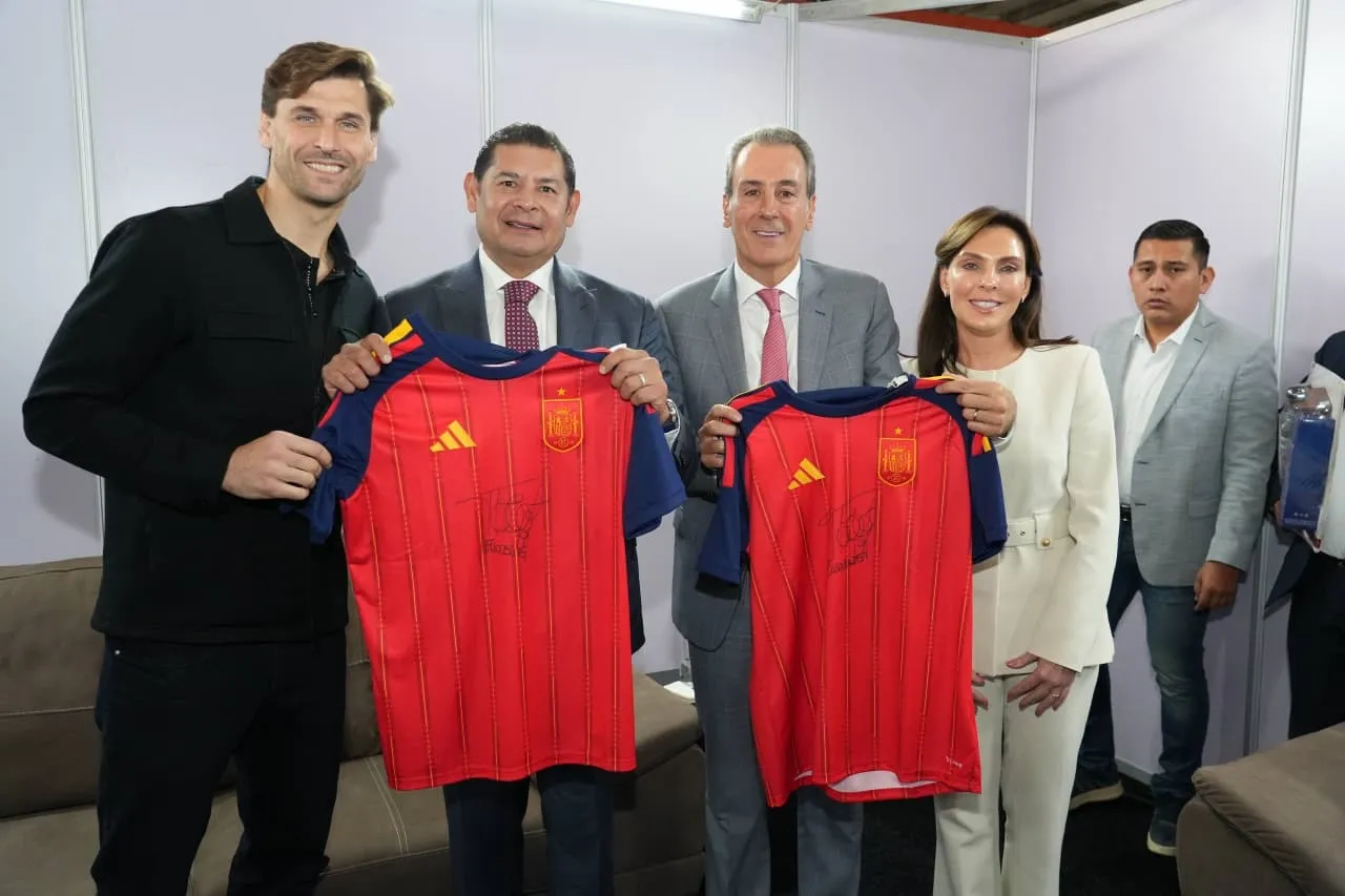Se suma Puebla a la fiesta mundialista con la llegada del trofeo del Mundial 2026