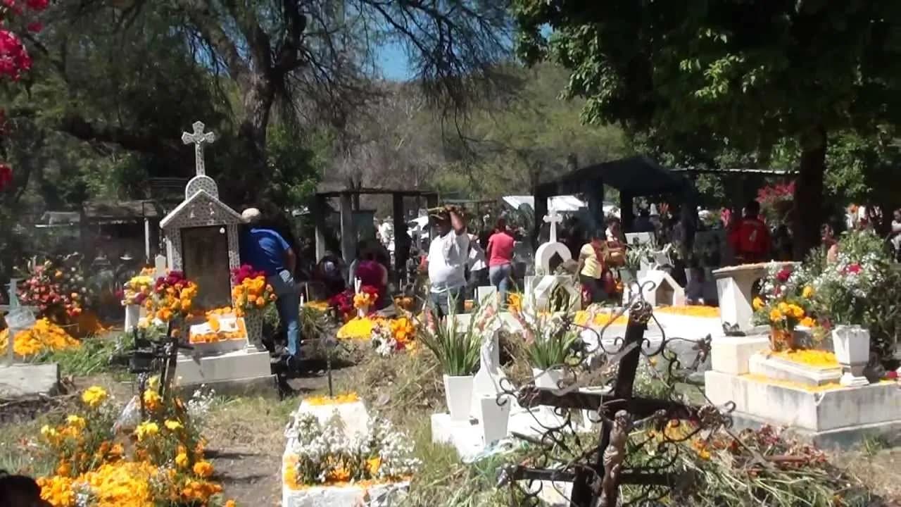 Panteón de Atencingo revende tumbas por abandono de familias