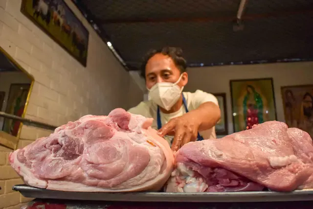 Enfermedades e informalidad merman producción de puerco en Puebla