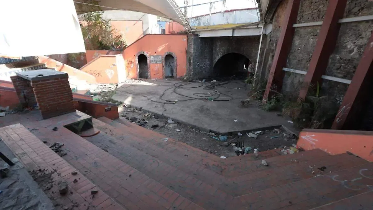 Colectivos de Puebla exigen rescate del Teatro Recek cerrado desde 2020