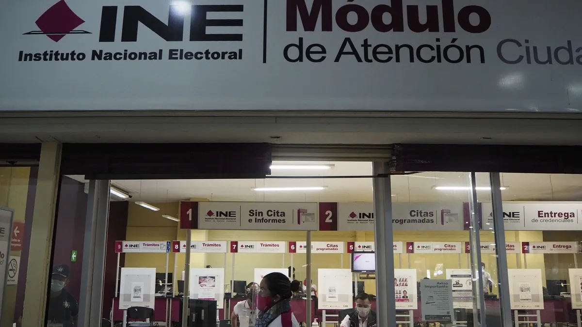 Seis poblanos avanzan en la contienda por la consejería del INE