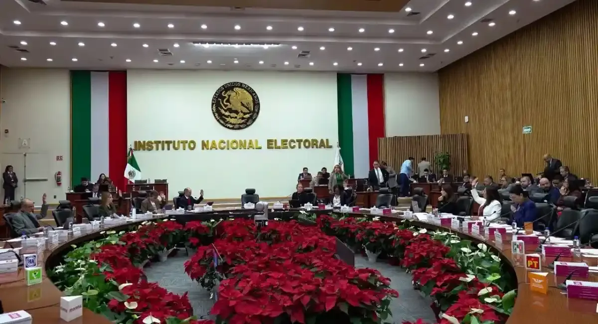 INE aprueba convocatoria para designar nueva presidencia del IEE en Puebla