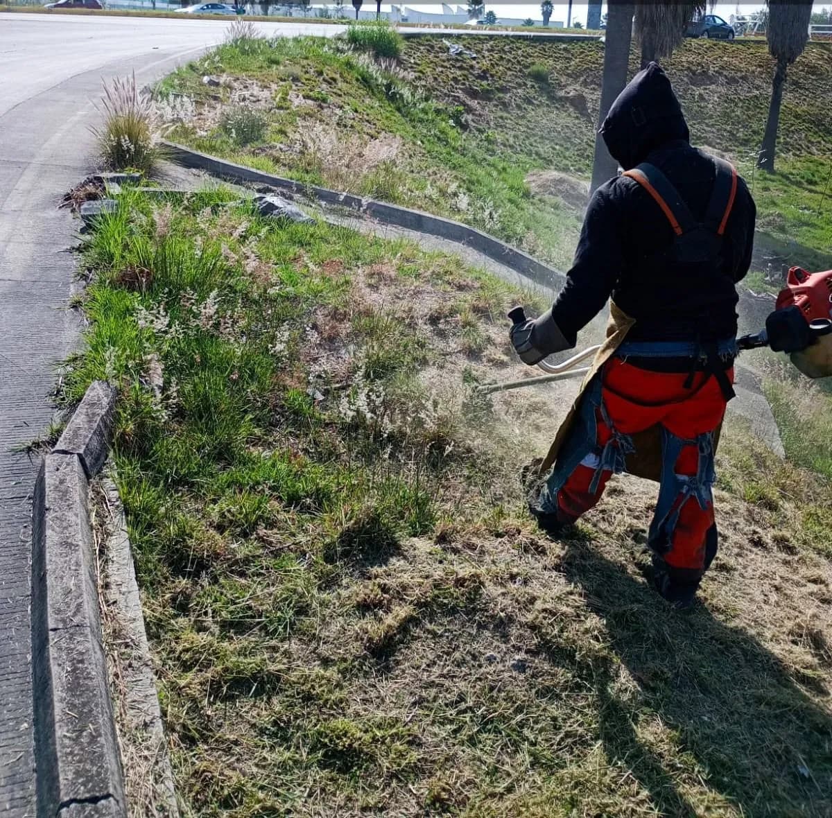Intensifican limpieza en Bulevar Atlixcáyotl