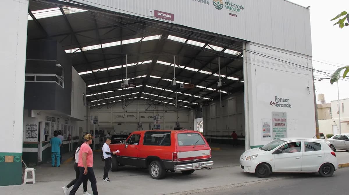 Cuidado con los falsos gestores de verificación vehicular en Puebla