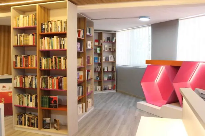 Bibliotecas Elena Poniatowska en Puebla suman 4 con más de 22 mil libros