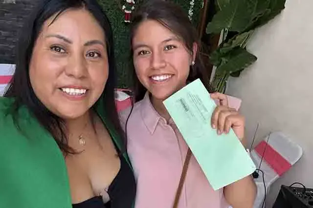 Colectivo regala visa a dos mamás para reunirse con sus hijos en EU