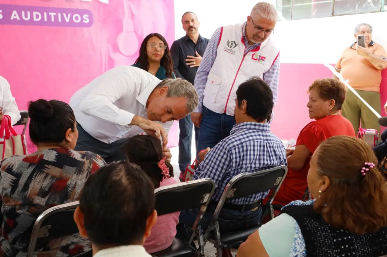 Fortalece DIF apoyo a personas con discapacidad auditiva