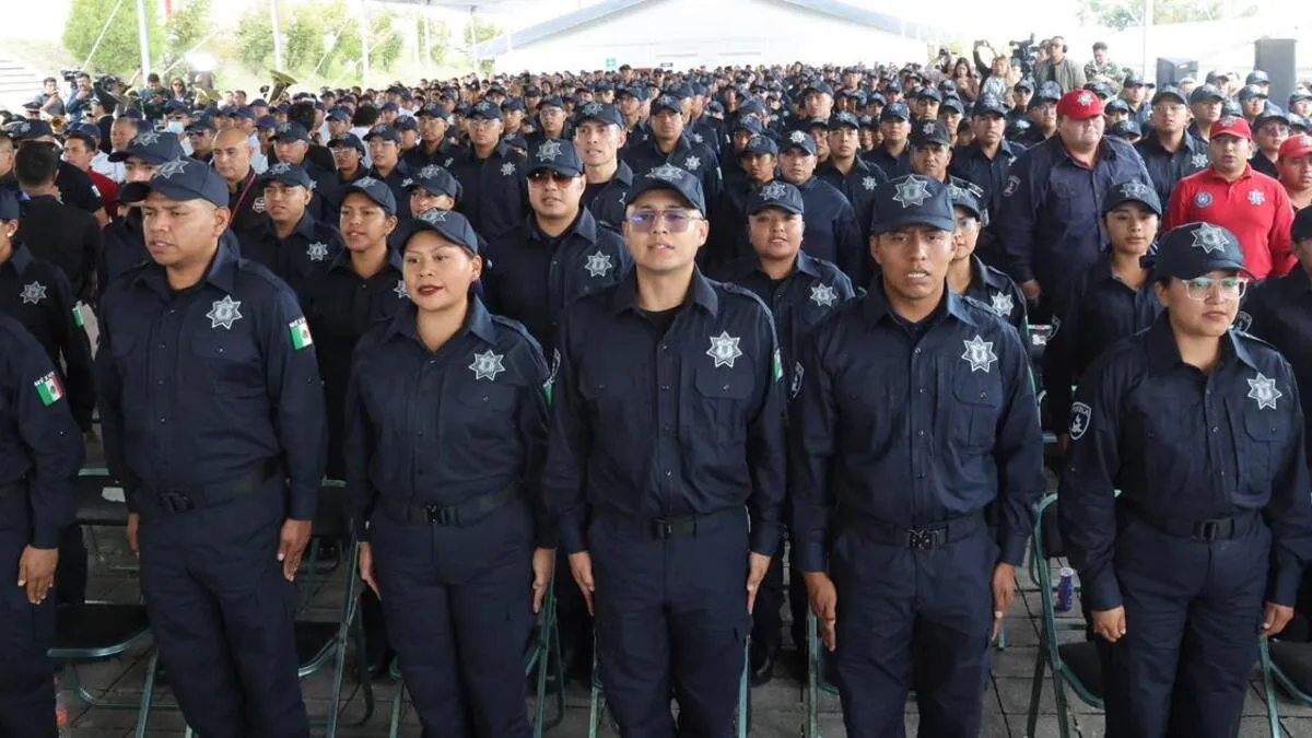 Se gradúan 332 cadetes de la Policía Estatal de Puebla; la meta anual es de mil