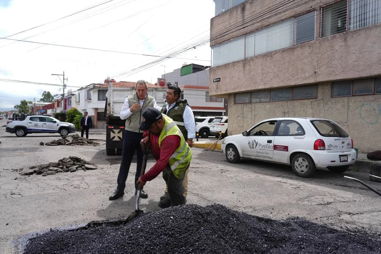 Supervisan bacheo en Villa Posadas