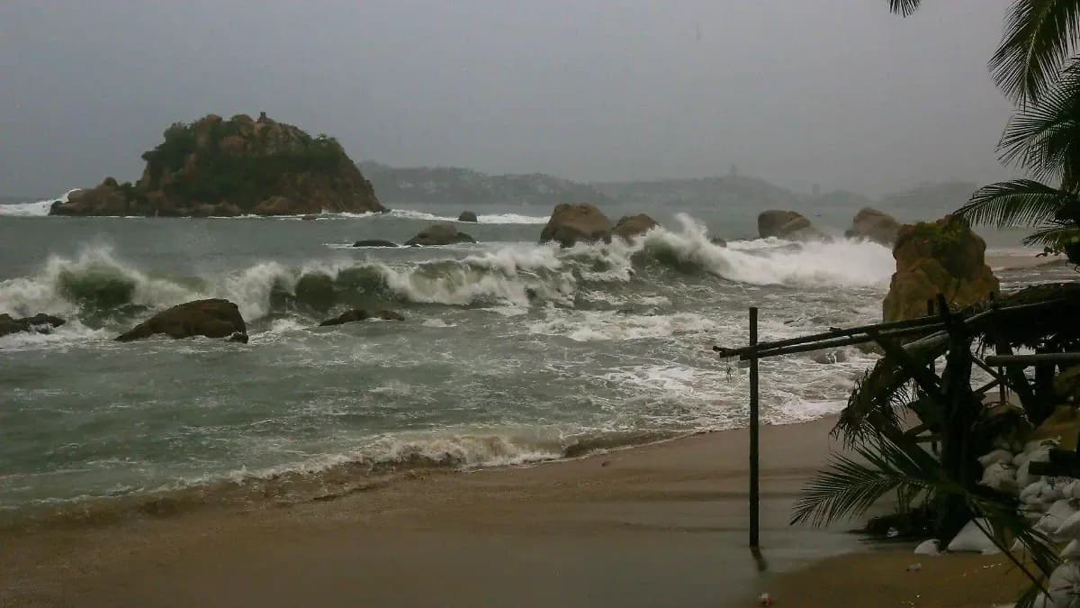 Boris tocó tierra la madrugada de este martes 9 de junio a 130 km al sur de Punta Maldonado, Acapulco