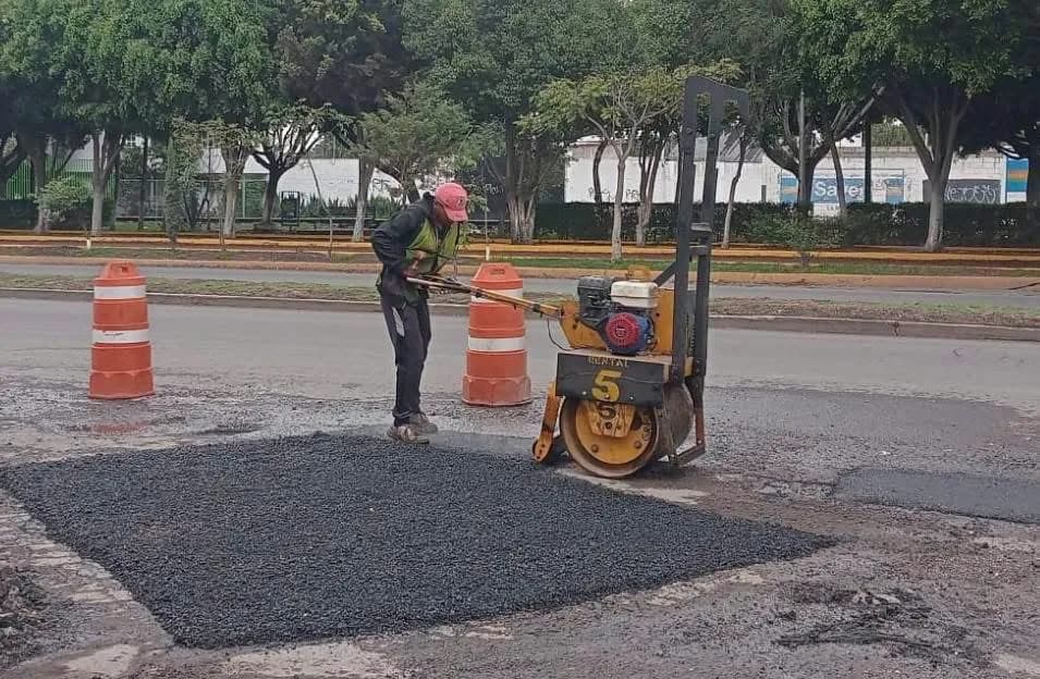 Gobierno de la Ciudad llevará jornada de bacheo a 17 vialidades de Puebla este viernes
