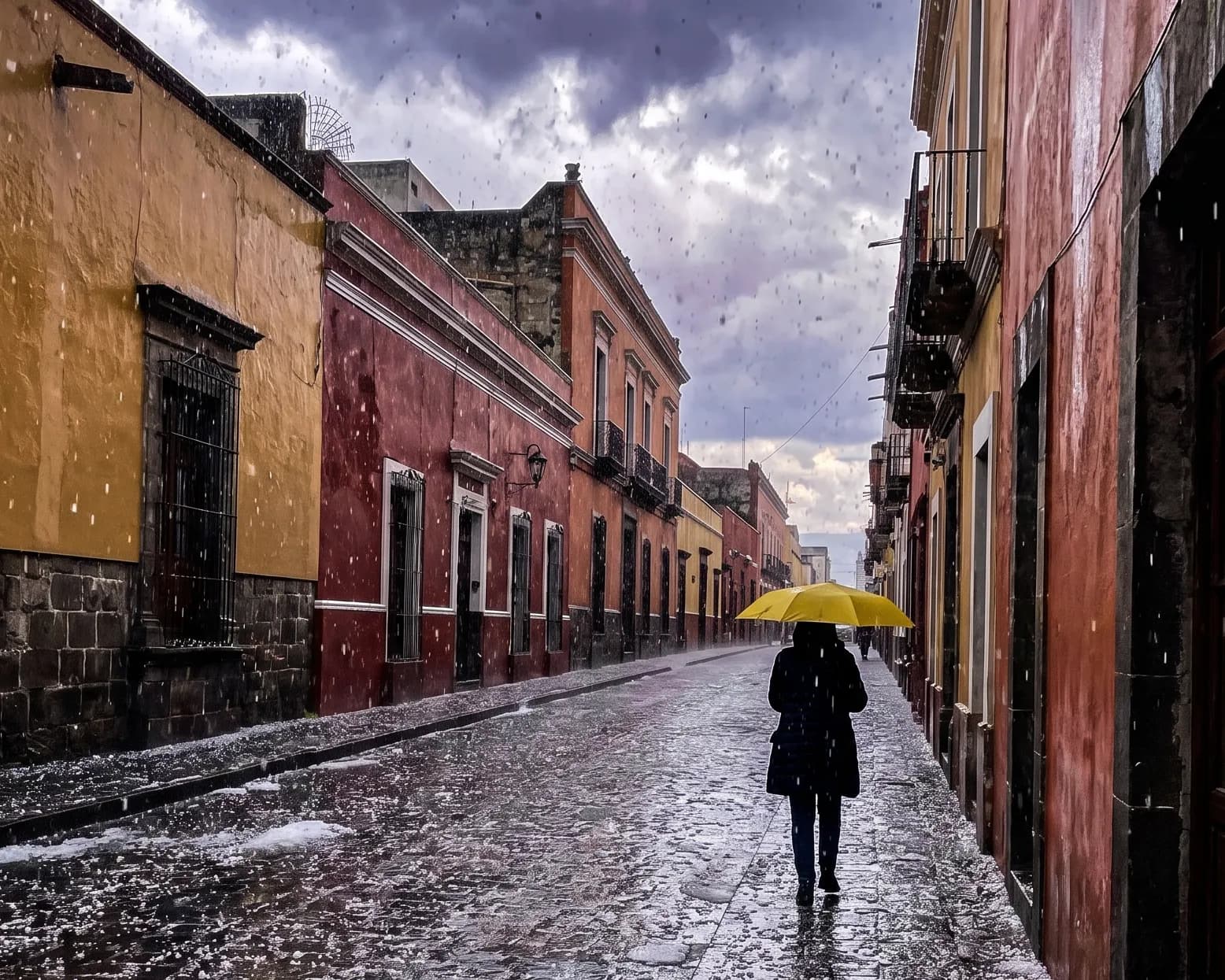 Frente frío fuera de temporada traerá lluvias fuertes a México; Puebla también está en el pronóstico
