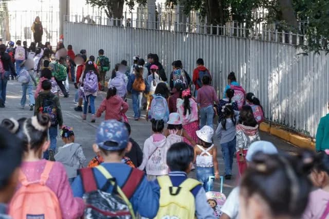 Gobierno estatal alista suspensión de clases este jueves por partido de México