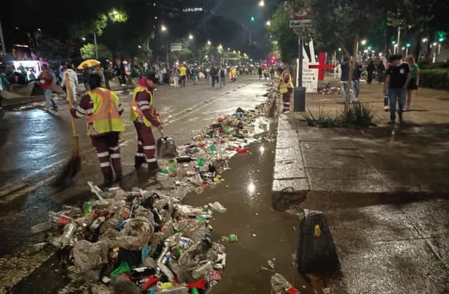 Retira CDMX 40 toneladas de basura tras festejos de la Selección