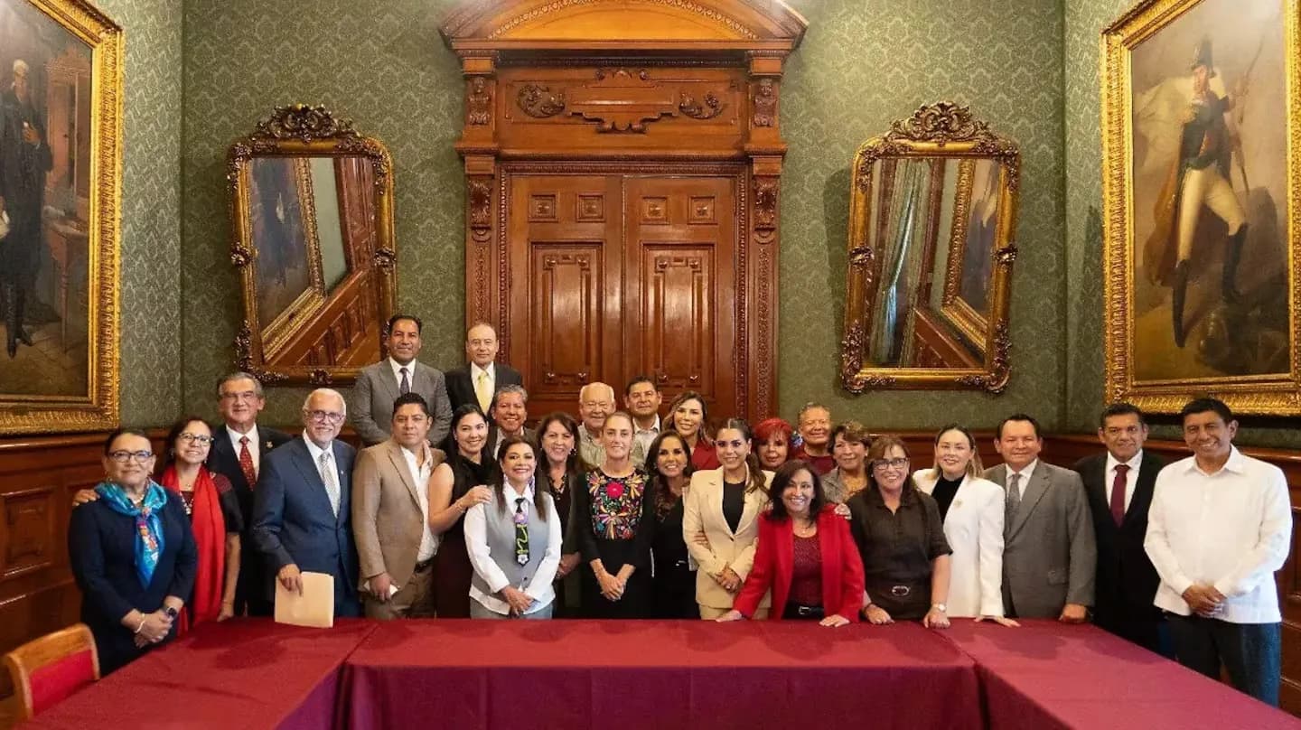 Armenta y Sheinbaum se reúnen en Palacio Nacional para fortalecer el programa IMSS-Bienestar en Puebla