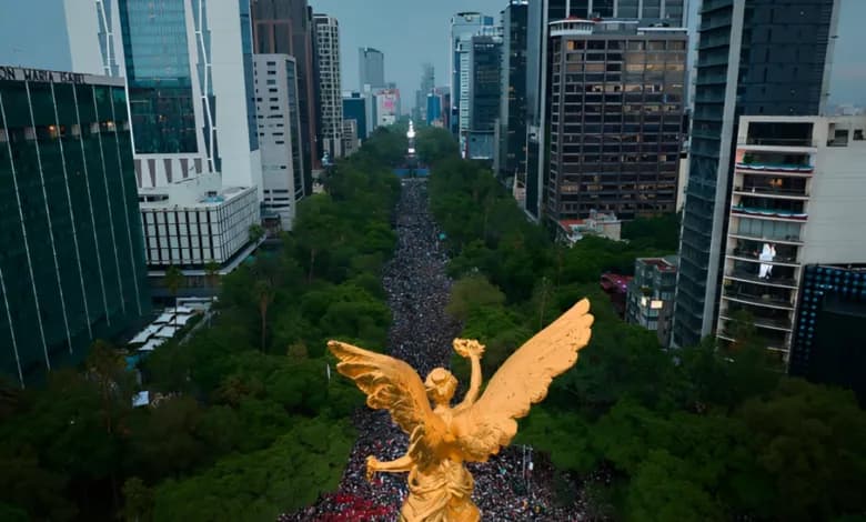 Lleno total en el Ángel de la Independencia por el México-Ecuador