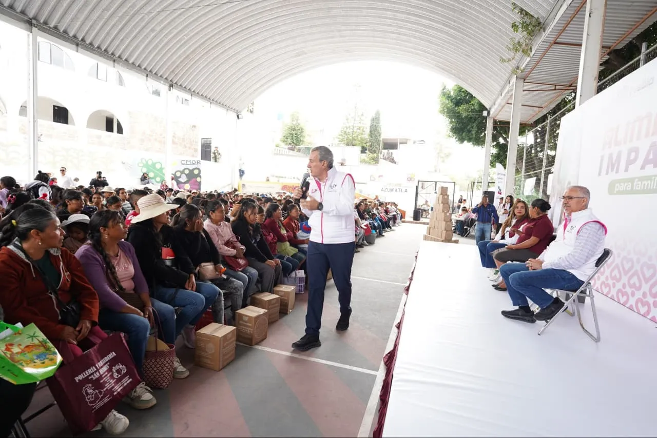 Entregan 3 mil apoyos alimentarios a familias de San Andrés Azumiatla