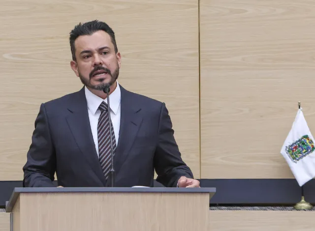 Expone García Parra alcances y viabilidad del Cablebús en el Congreso