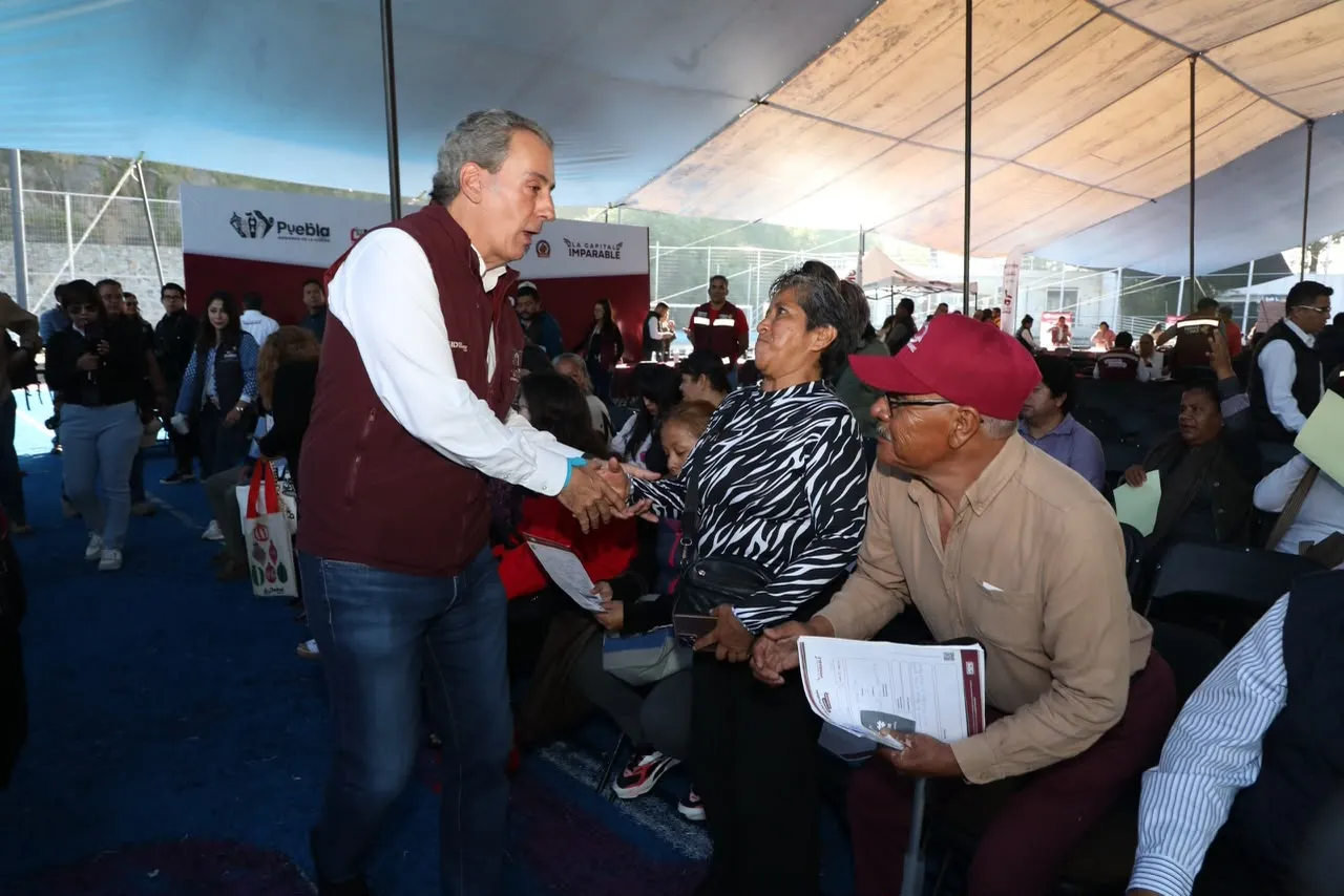 Gobierno de la Ciudad de Puebla acerca atención y servicios a habitantes de Xonaca