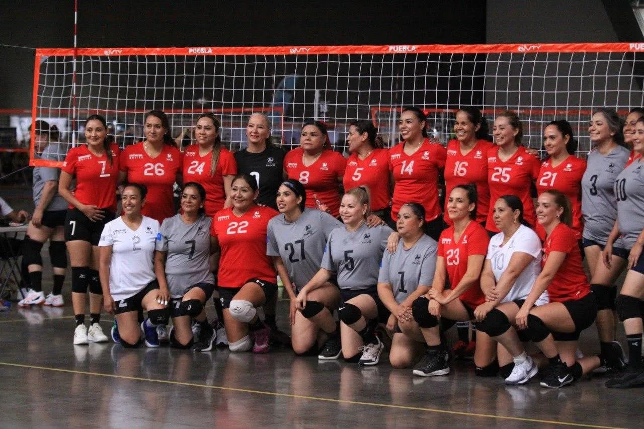 Gobierno de la Ciudad de Puebla recibe a equipos de 30 estados en el Festival Máster de Voleibol