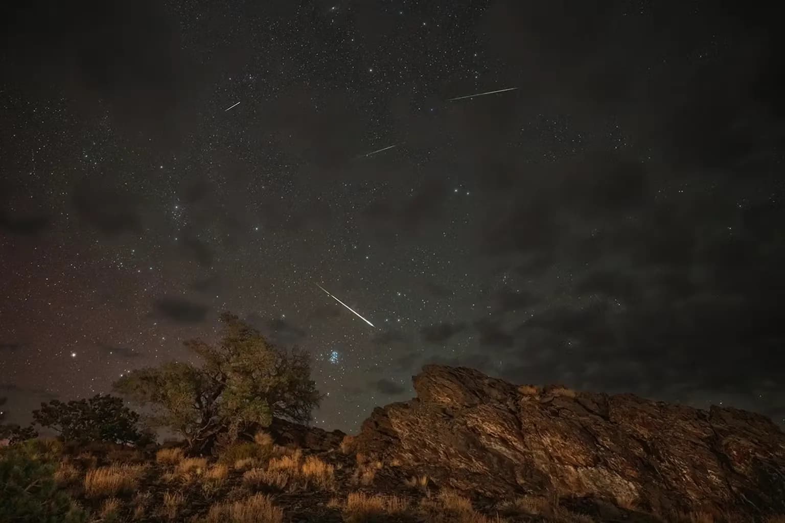 Las Perseidas todavía pueden verse en el cielo después de su noche más intensa