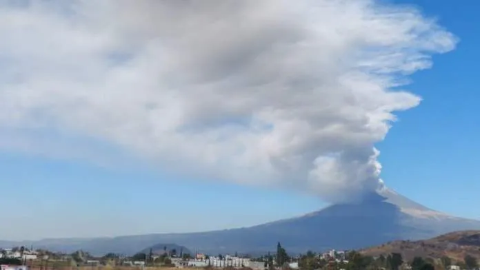 Popocatépetl registra 26 exhalaciones este lunes y permanece en Amarillo Fase