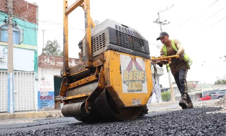 Gobierno de la Ciudad realiza trabajos de bacheo en Hacienda Santa Clara y Villa Verde