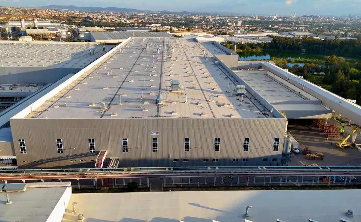 Volkswagen y trabajadores alcanzan acuerdo preliminar con aumento global de 10.04% y evitan la huelga