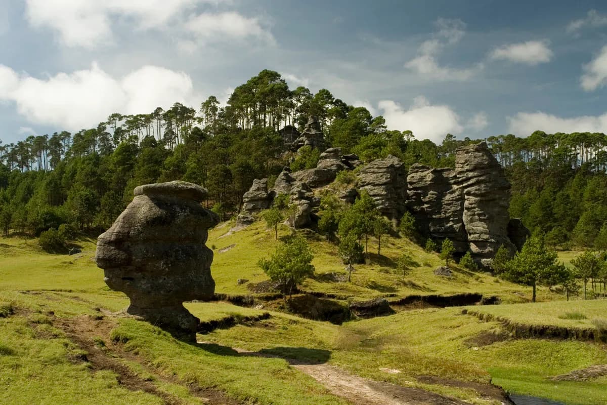 Zacatlán estrenará una carrera entre las enormes formaciones de Piedras Encimadas