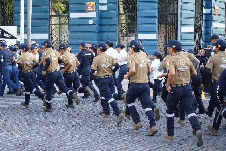 Gobierno de la Ciudad celebra carrera de cinco kilómetros en honor a policías de Puebla