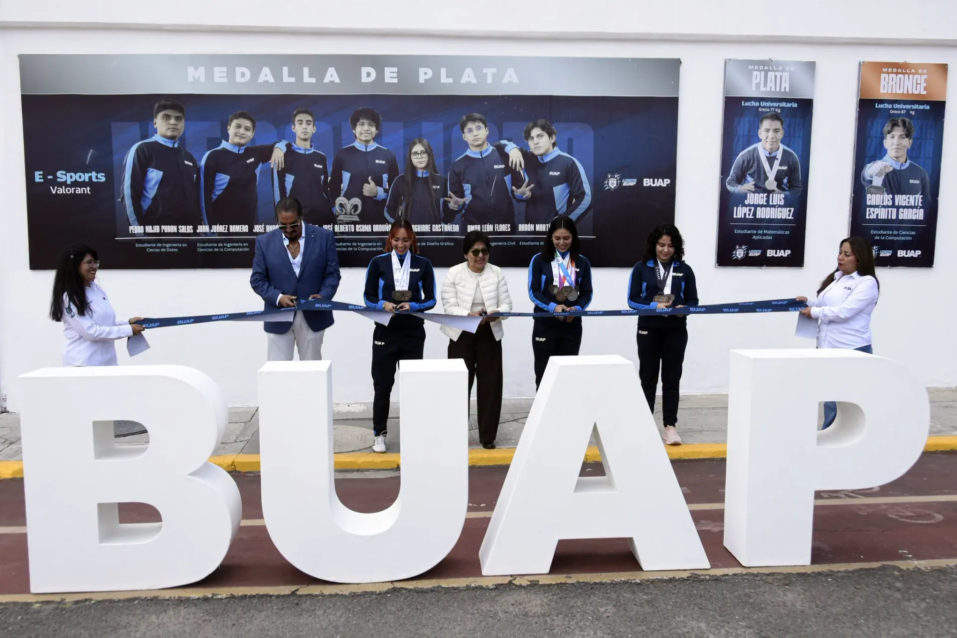 BUAP crea una “Avenida de Campeones” para reconocer a 47 estudiantes medallistas