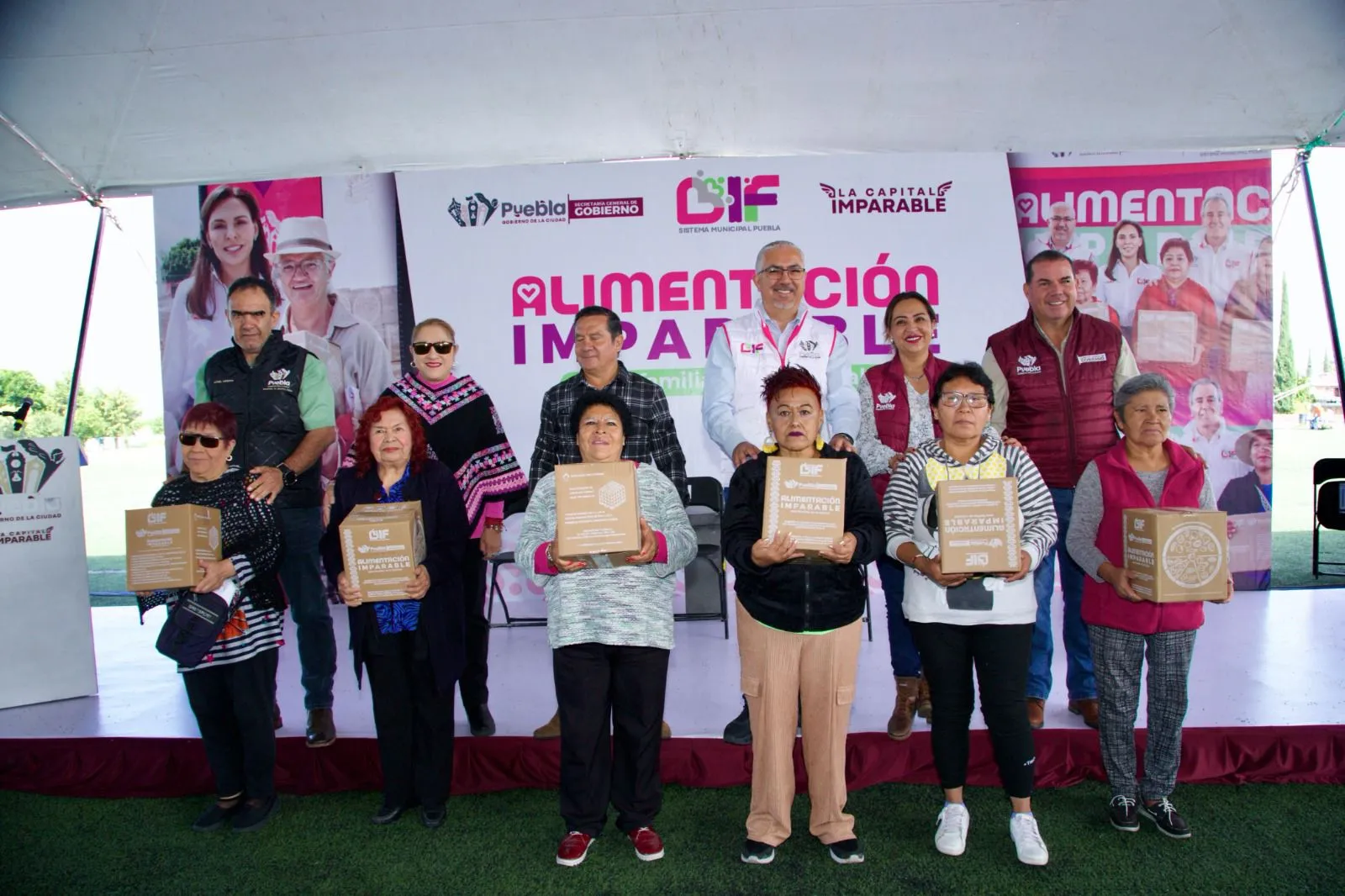 Gobierno de la Ciudad entrega 12 mil 585 despensas en San Felipe Hueyotlipan