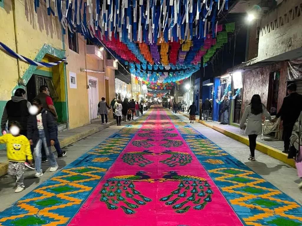 Acatzingo cubrirá más de 9 kilómetros de calles con alfombras durante una sola noche
