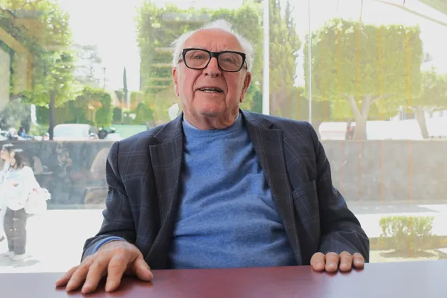 Un exdirector del CERN acerca la física de partículas a estudiantes de la BUAP