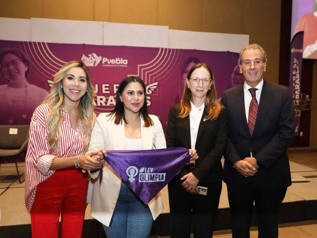 Gobierno de la Ciudad lleva estrategia de derechos digitales a 1,470 jóvenes de 15 instituciones