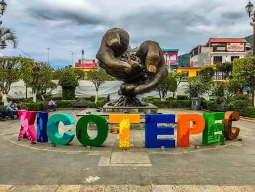 El pueblo poblano donde el café crece entre montañas y neblina