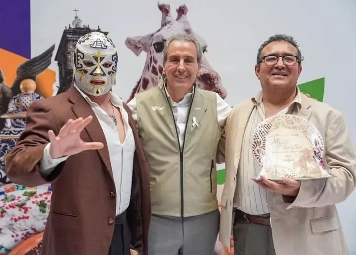 Figuras del turismo reciben reconocimiento del Gobierno de la Ciudad