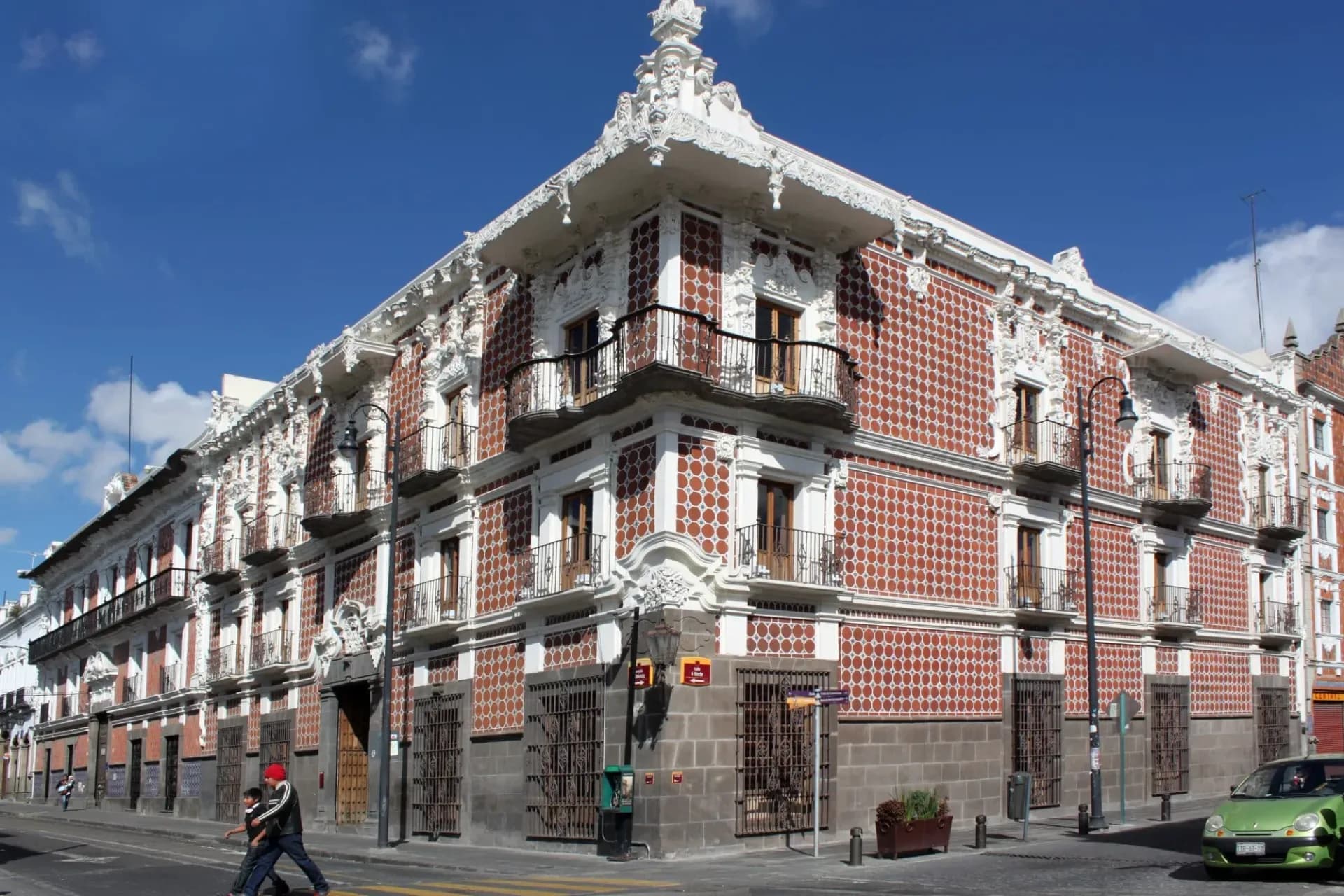 Casa del Alfeñique, el edificio que parece hecho de azúcar en Puebla