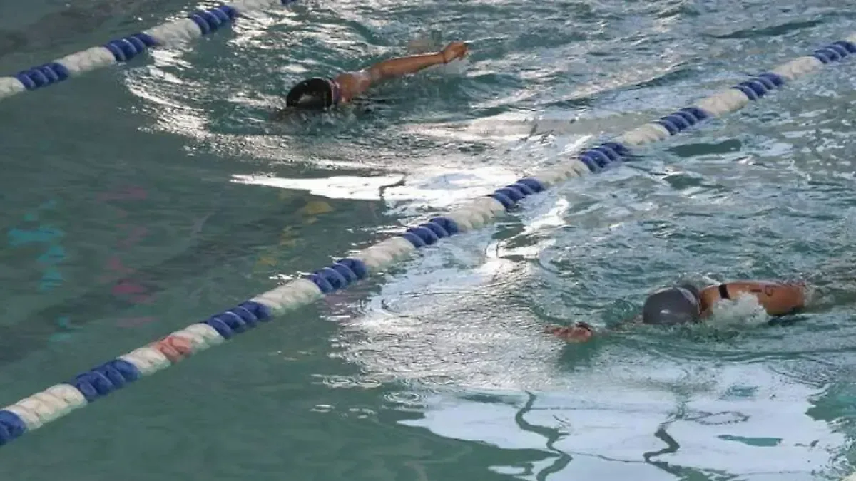 UPAEP suma 60 medallas en competencia nacional de natación