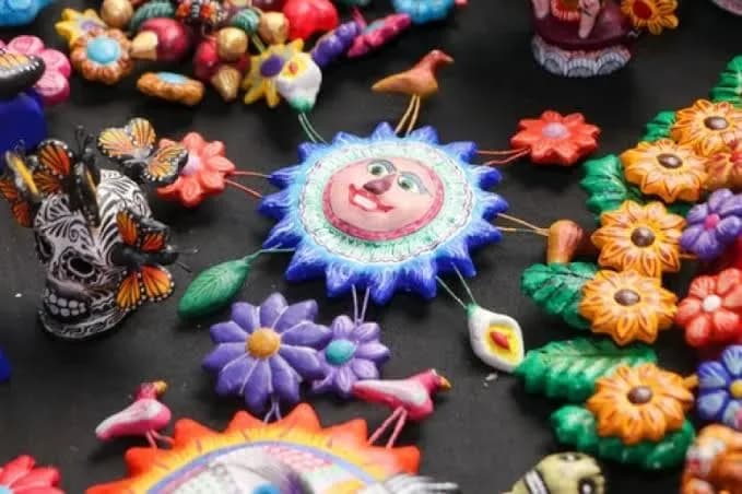 Artesanos de ocho municipios poblanos llegarán al Teletón 2026