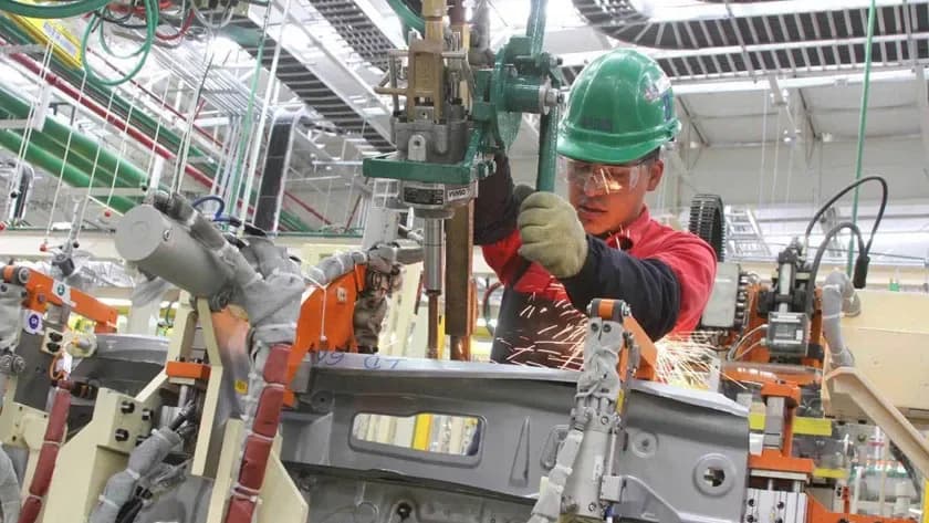 La producción manufacturera retrocede en Puebla y otras 16 entidades