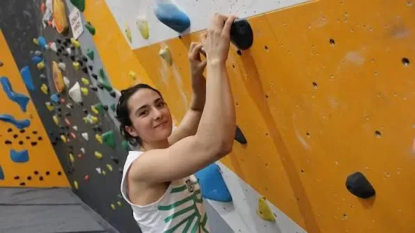 La escaladora poblana María José Estrada se abre paso entre las mejores juveniles del mundo