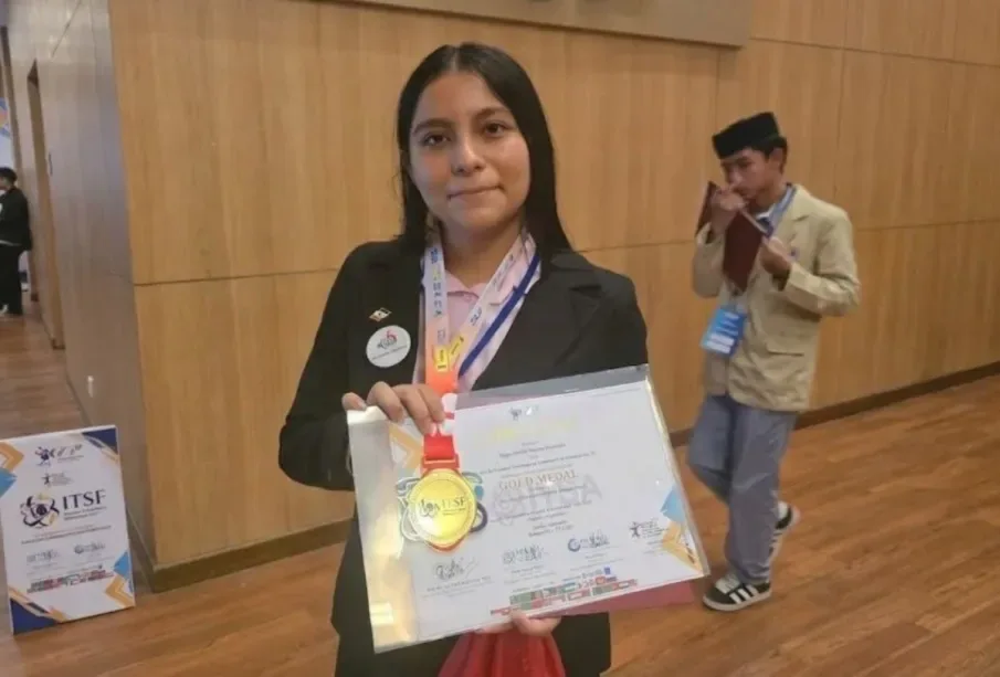 Estudiante tamaulipeca gana oro en Indonesia con un extintor acústico