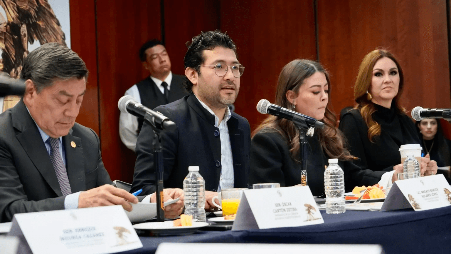 Avanza propuesta de ley por las 40 horas: pasa al pleno del Senado